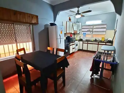 Casa 5 ambientes con 3 baños