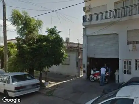EN VENTA EN CASEROS DEPARTAMENTO TIPO CASA DE 3 AMBIENTES CON PATIO Y PARRILLA - FICHA 6485