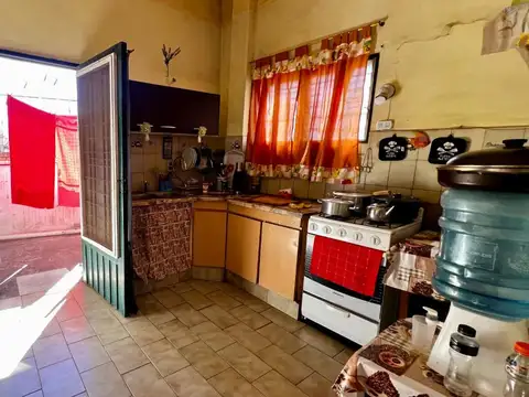Casa 5 ambientes con 3 baños