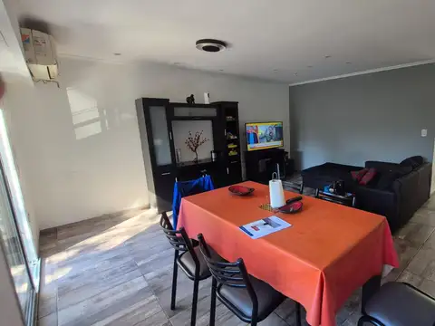 Depto Tipo Casa en Venta de 3 ambientes