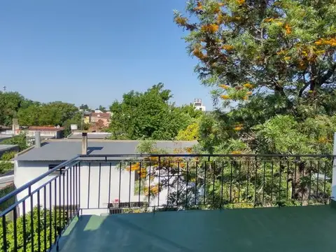 Depto Tipo Casa en Alquiler de 4 ambientes