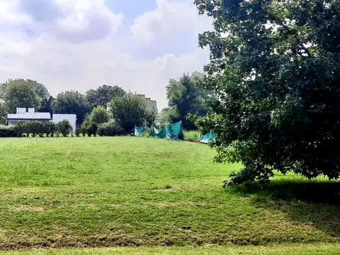 Lote/Terreno 1005m2 en Venta en Los Alcanfores - Pilar KM 56