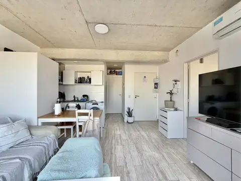 Departamento en venta de dos ambientes en piso alto ubicado en Villa Urquiza.