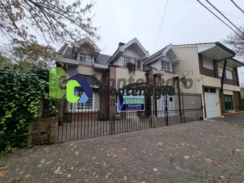 Casa 5 ambientes con 3 baños