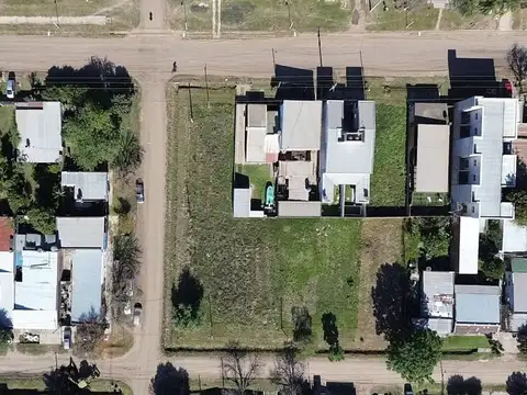 Se VENDE lote en barrio Las Flores Rqta.