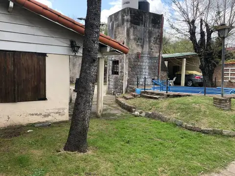Casa en Venta con 2 cocheras