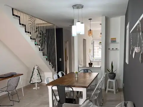 Depto Tipo Casa en Venta con 2 cocheras