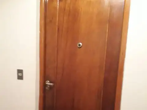 Local en VENTA- Martinez.-Vías/Santa Fe