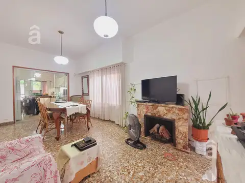 Juncal  al 4500 entre La paz y Castelli