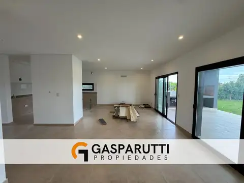 Casa 4 ambientes con 4 baños