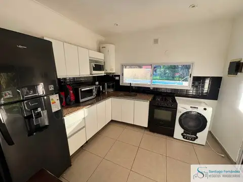 Casa en Venta con 2 cocheras