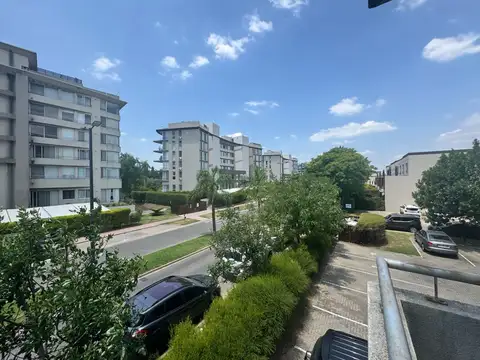 Avenida de los Lagos  al 3100