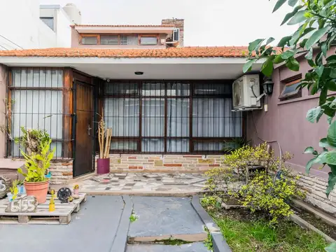 CASA CENTRO  WILDE 4AMBIENTES SOBRE LOTE 370 m2