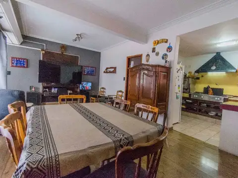 Casa 4 ambientes con 1 baño