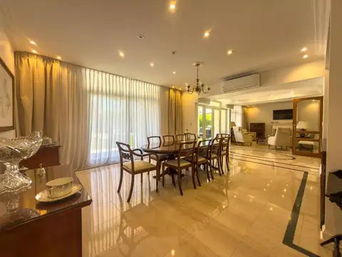 Casa 6 ambientes con 4 baños