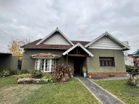 Chalet 2 dormitorios sobre lote 1000m²!