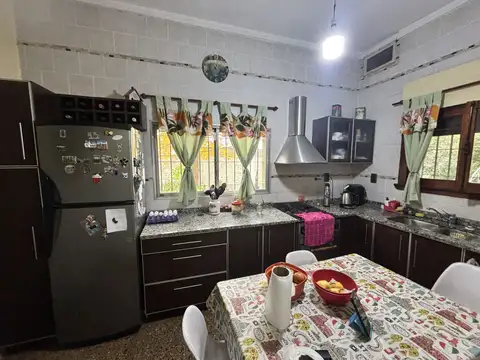 Casa en Venta en Rafael Calzada, USD 130.000