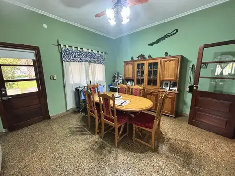 Casa 3 ambientes con 2 baños