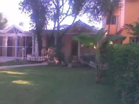 Casa 2 ambientes con 1 baño