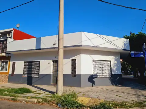 Casa en alquiler en Ramos Mejia Sur