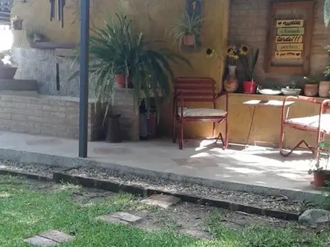 Casa 5 ambientes con 3 baños