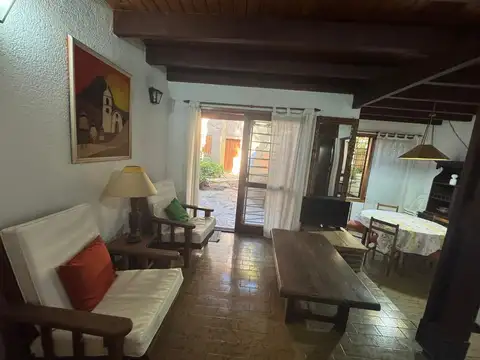 DEL CENTAURO ESQUINA CAZON