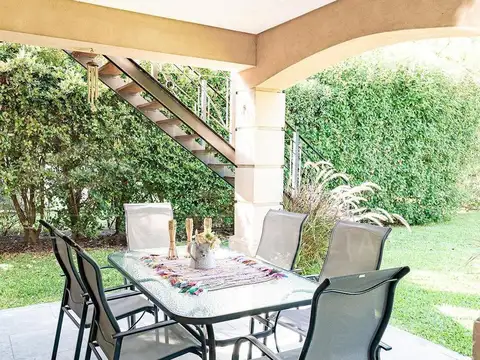 Casa en Venta en Countries y Barrios Cerrados en Esteban Echeverria, USD 525.000