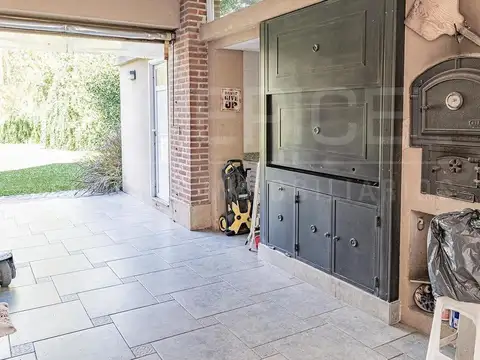 Casa 4 ambientes con 3 baños