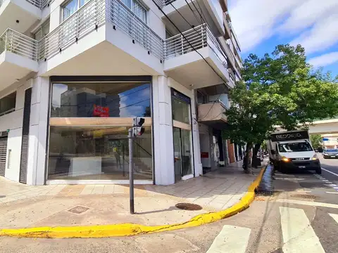 Av Córdoba Al 5400 - Local en Esquina APTO GASTRONOMIA