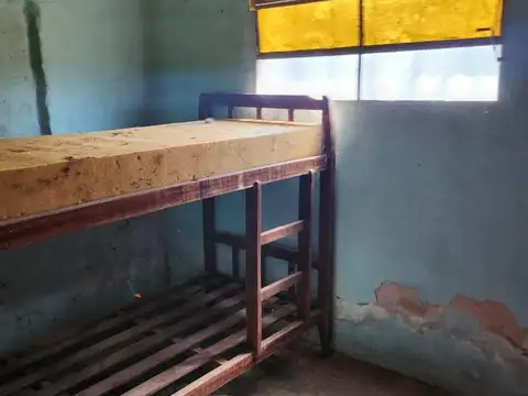 VENTA DE CASA A REMODELAR METROS DEL RIO CALLE LAS MORAS (PROXIMAS A CABAÑAS CAYASTA)BARRIO LA ALBOR