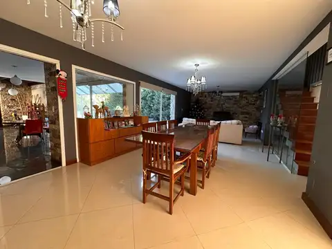 Casa en Venta 5 Dormitorios en Barrio Privado  Aguadas - Funes