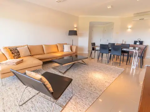 Apartamento en venta c/ cochera en P. Ballena