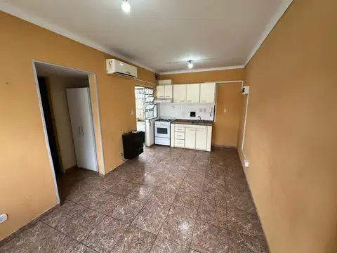 Depto Tipo Casa 2 ambientes con 1 baño