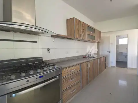 Casa 6 ambientes con 3 baños