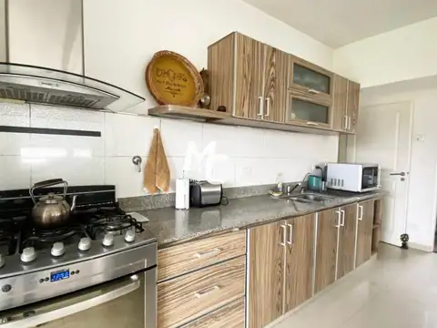 Casa en Alquiler con 1 cochera