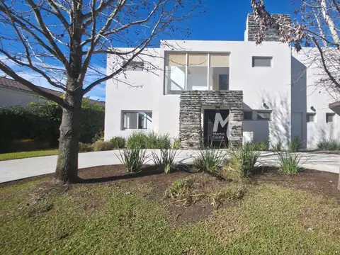 Casa al río en venta o alquiler en San Marco
