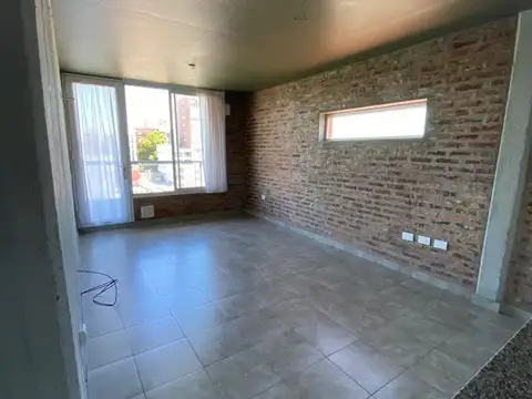 Departamento en Alquiler en Republica De La Sexta, $ 730.000