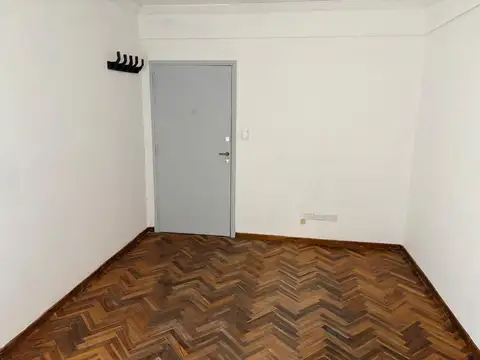 General José Gervasio Artigas 800, Piso 1
