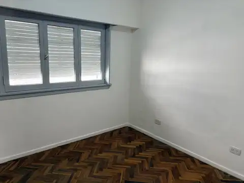 General José Gervasio Artigas 800, Piso 1
