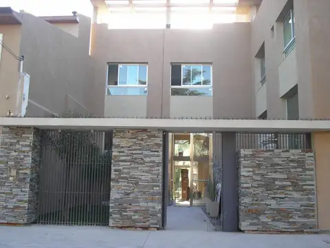 Carlos Croce 1300, Piso PB