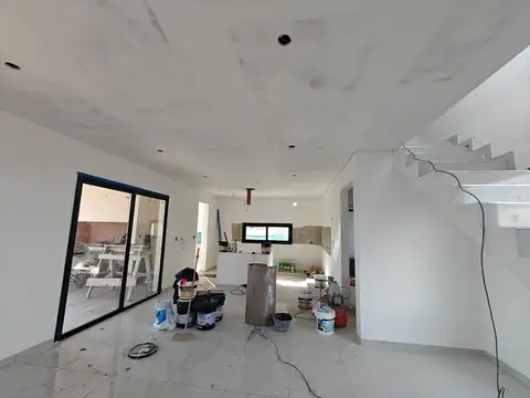 Casa en Venta en Pilar Del Este, USD 215.000
