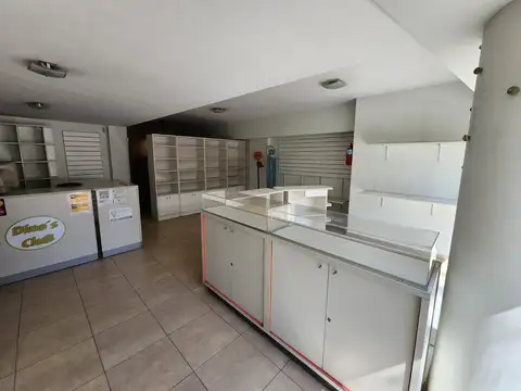 Local en Venta en Parque Chacabuco, USD 102.000