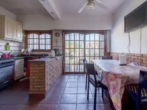 Depto Tipo Casa en Venta de 4 dormitorios