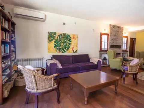 Casa en Venta con 4 cocheras