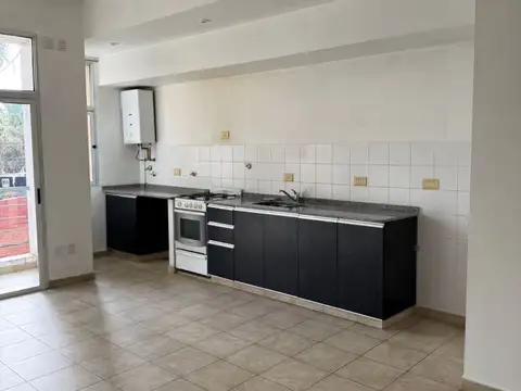 Depto Tipo Casa en Alquiler en Valentin Alsina, $ 600.000