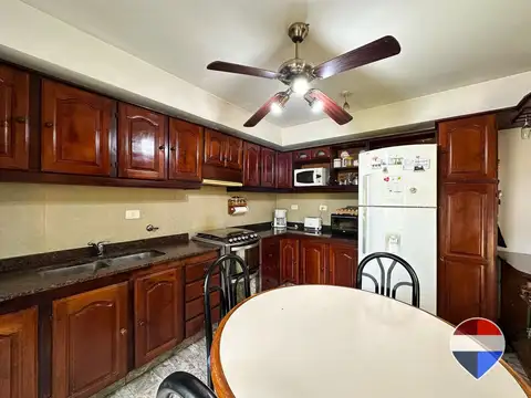 Casa 5 ambientes con 2 baños