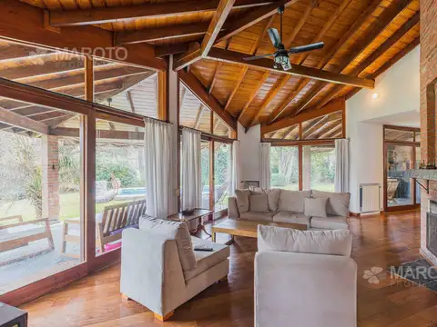 Casa 6 ambientes con 3 baños