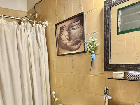 Casa 5 ambientes con 1 baño