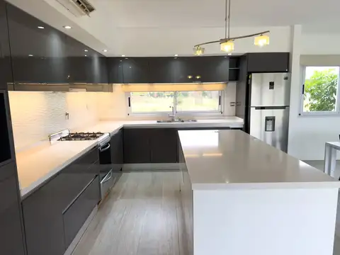Casa en Venta al Este