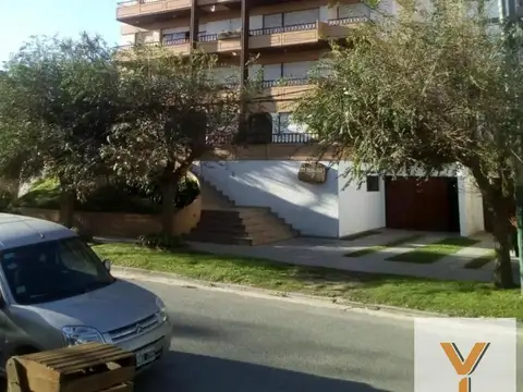 Departamento en venta - 2 Dormitorios 2 Baños - Cochera - 102Mts2 - Villa Gesell